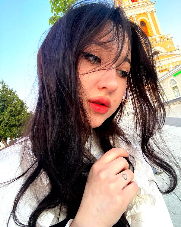 llofreaki instagram image archive image