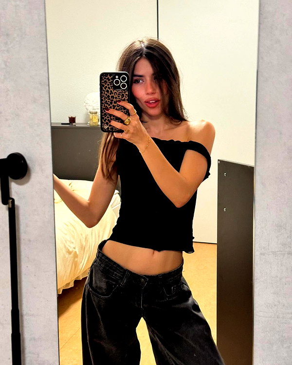 ainaratorneg instagram image archive image