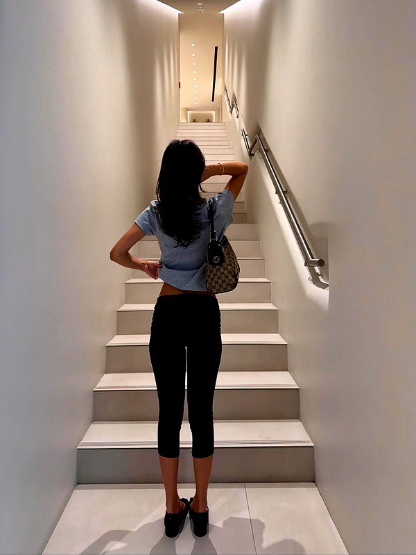 ainaratorneg instagram image archive image