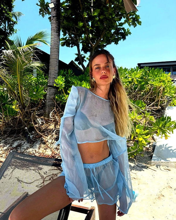 barzomer instagram image archive image