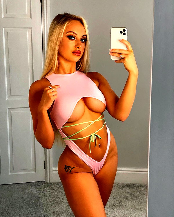 rhiannonbluee instagram image archive image
