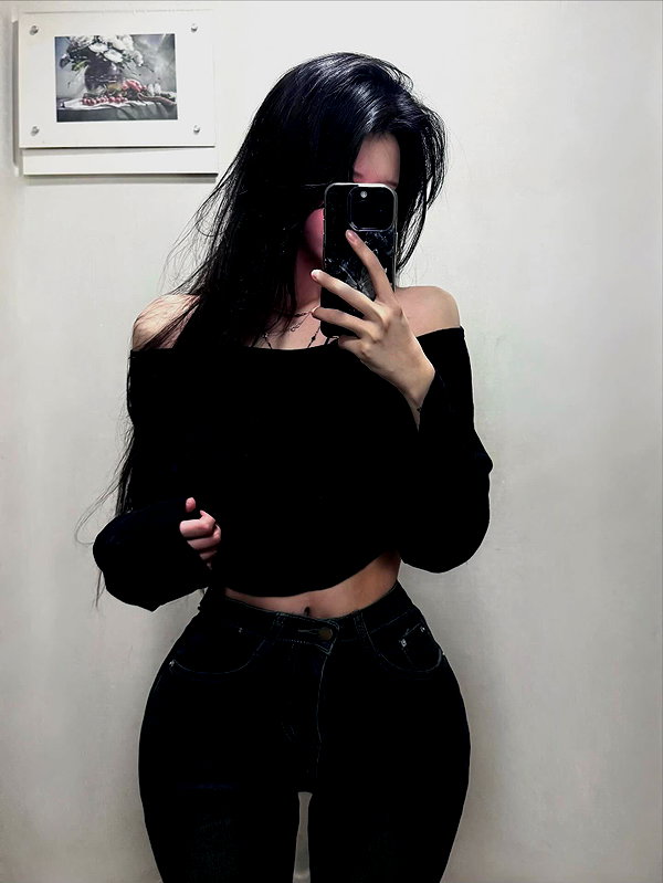 Archived image from @owol.xx on Instagram