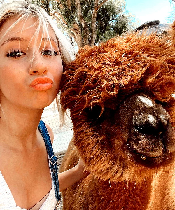 ellianawalmsley instagram image archive image