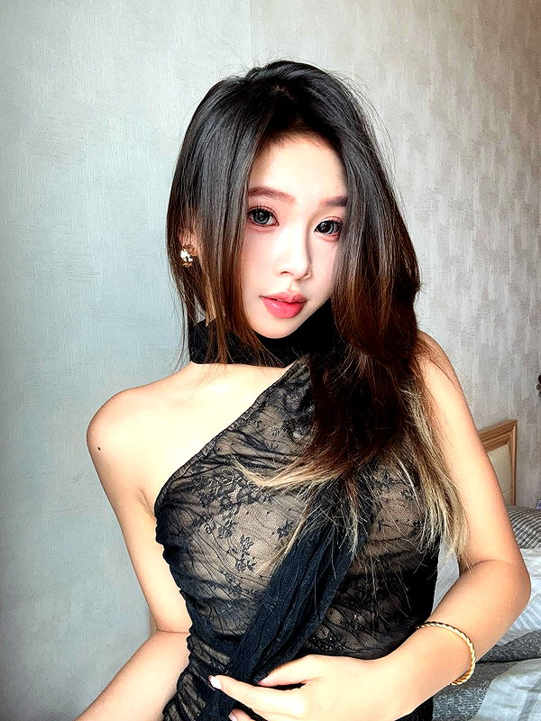 e.shao_417 instagram image archive image