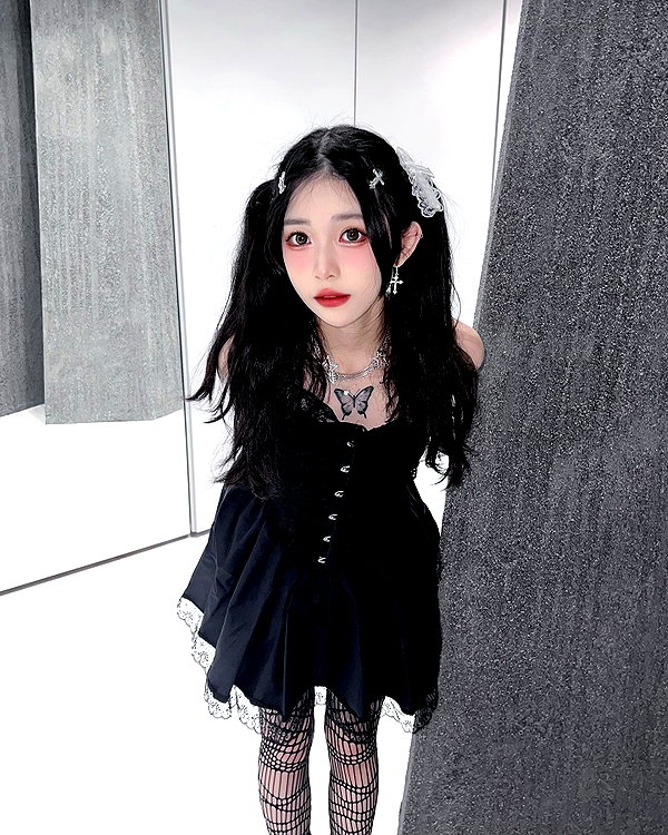 nixqq.425_ instagram image archive image