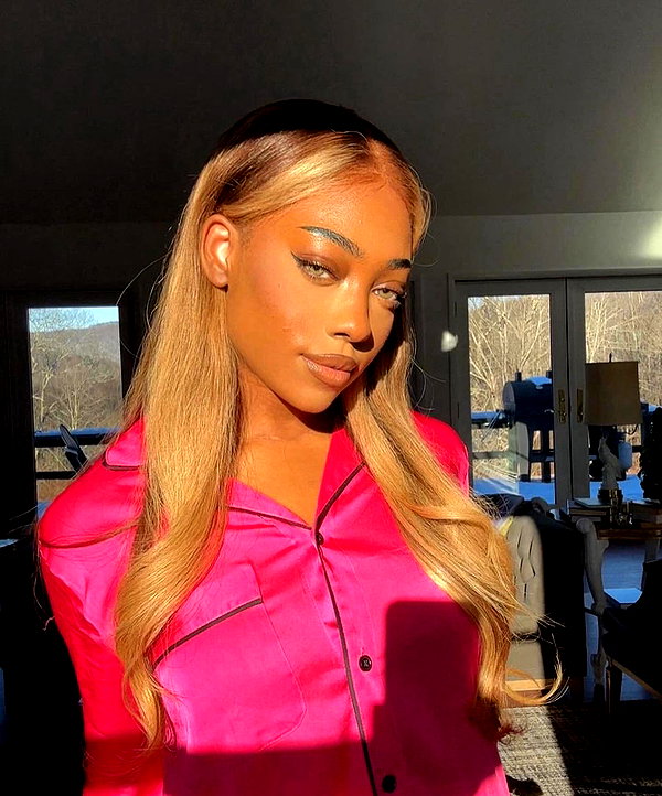 baddiesessence instagram image archive image