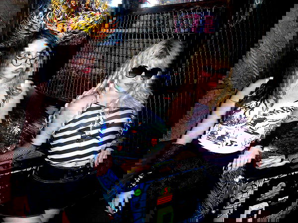 ormosheee ormosheee archive image