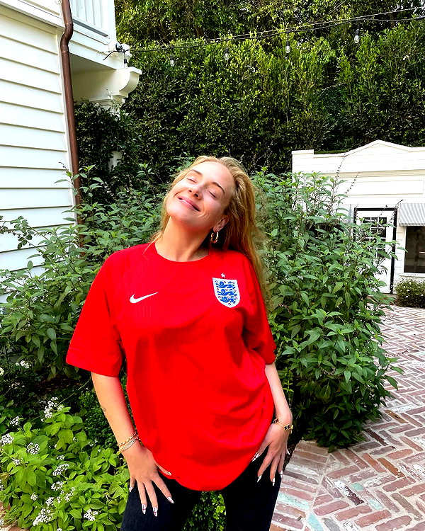 adele instagram image archive image