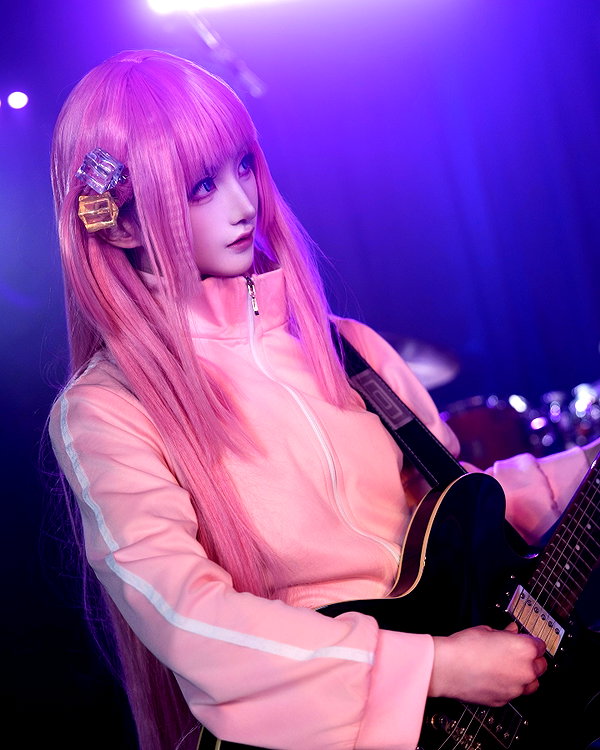 miee_cos instagram image archive image