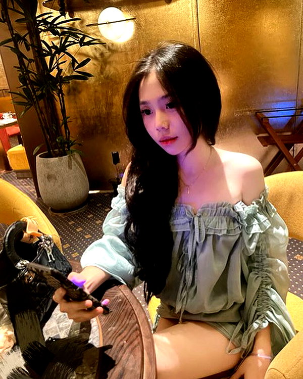 lyhythuedoxinh instagram image archive image