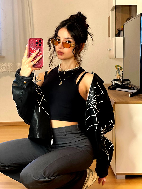 cata.leyah instagram image archive image