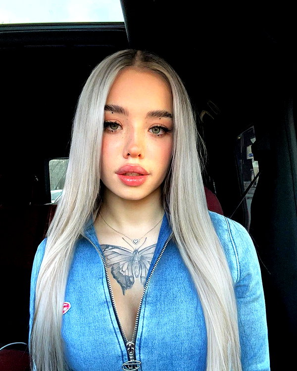 lyna_com2000 instagram image archive image