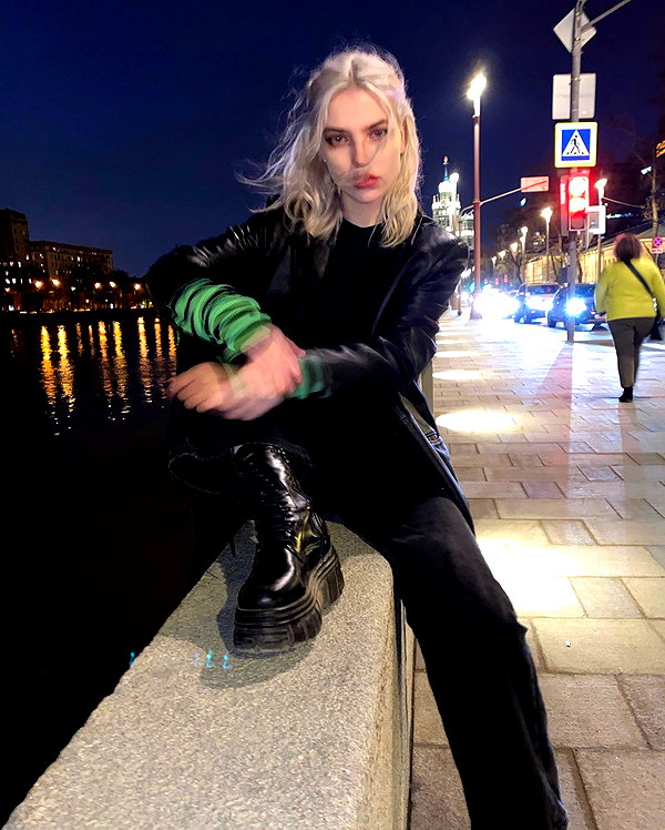 alien.hanna instagram image archive image
