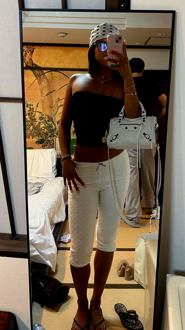 mika.ramosss instagram image archive image