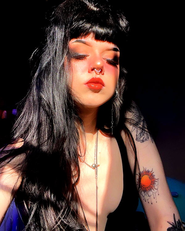 yeahimcaroline instagram image archive image