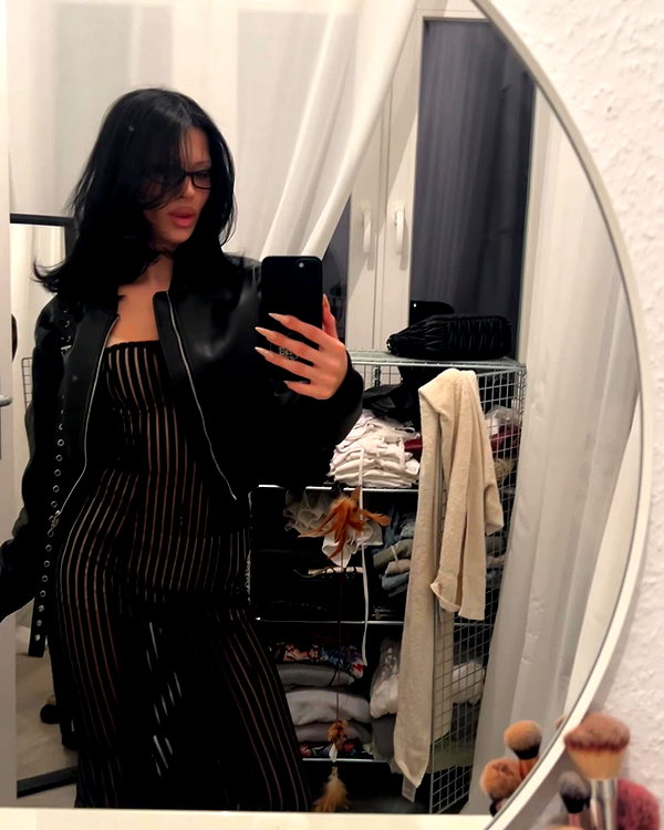 karolinaawasik instagram image archive image