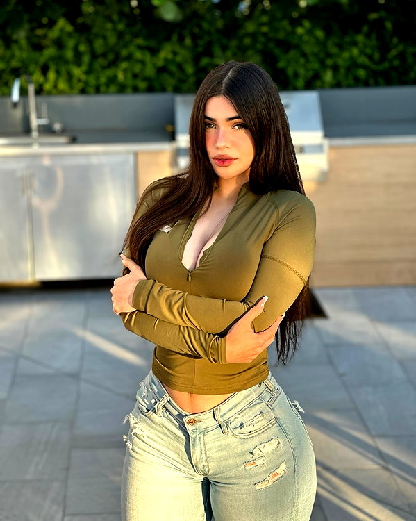 alinnarosee instagram image archive image