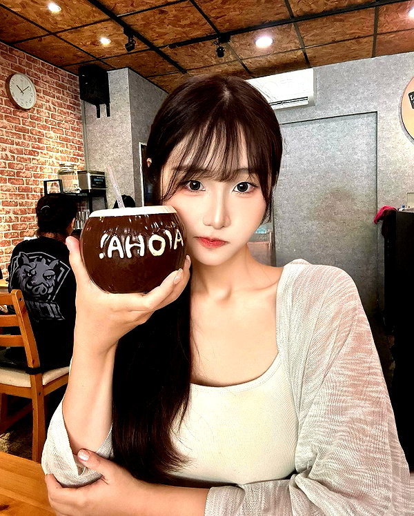 lai_931201 instagram image archive image