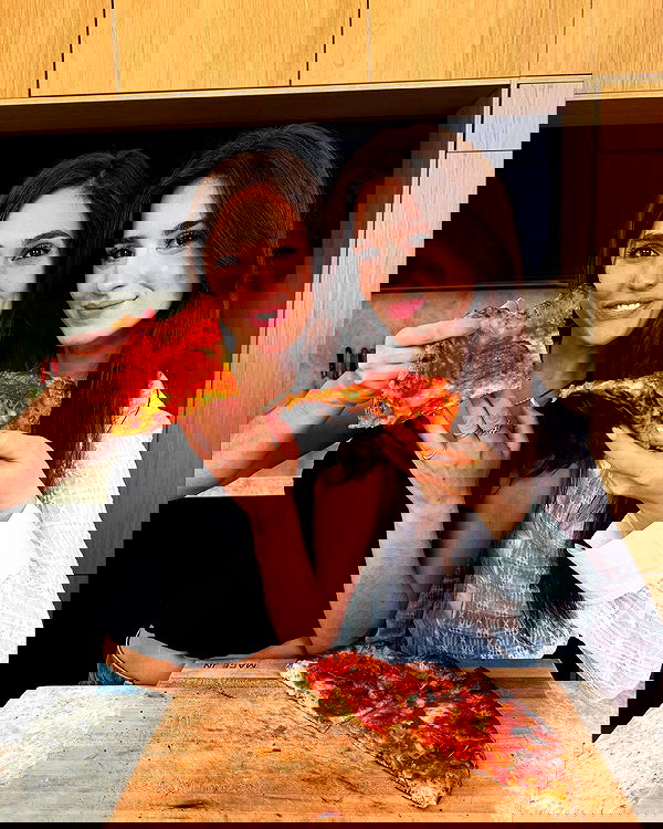 giuliahere giuliahere archive image