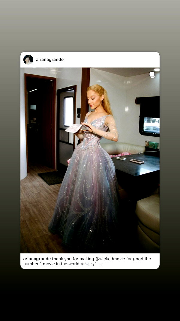arianagrande instagram image archive image