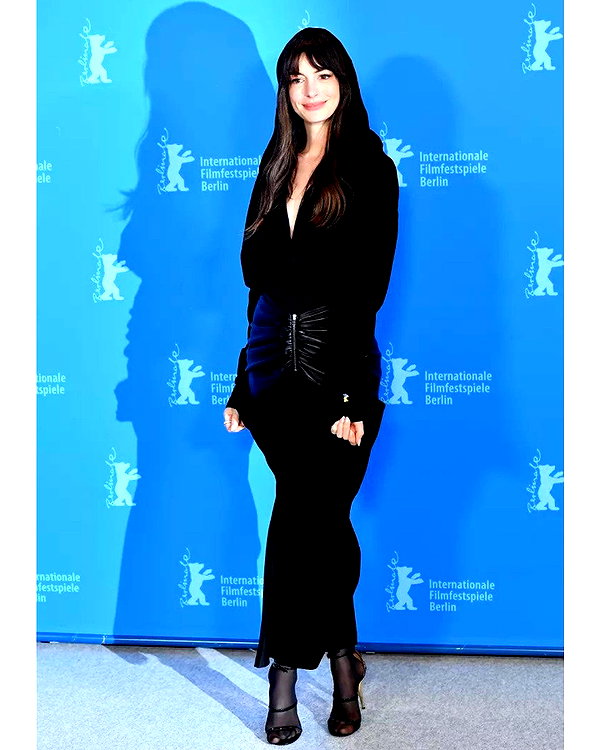 annehathaway instagram image archive image
