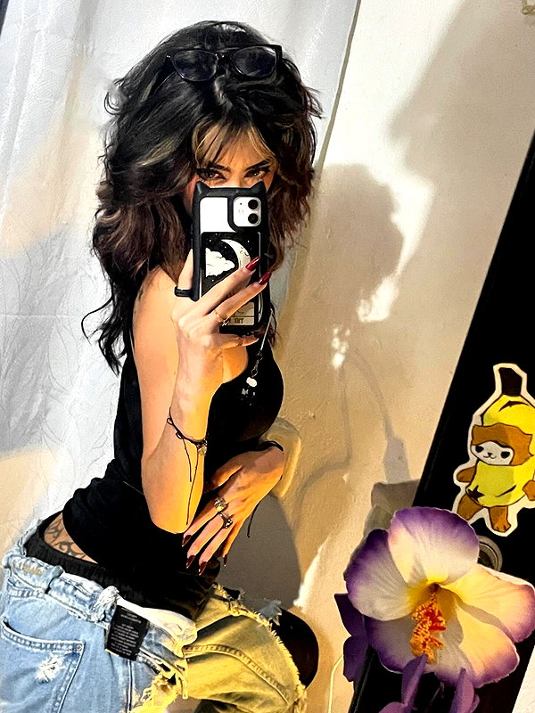 shevaal_x instagram image archive image