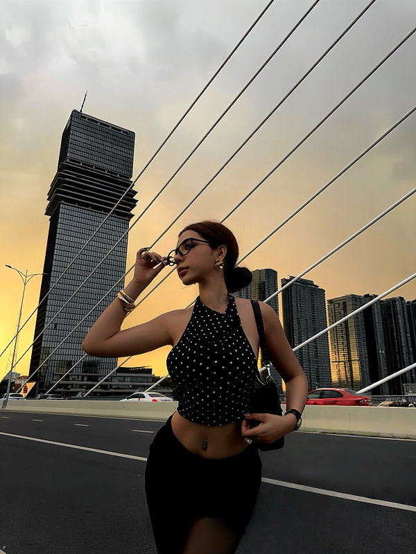 quenhi.phamm instagram image archive image