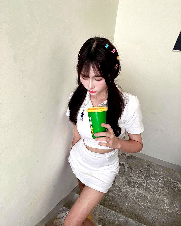 lai_931201 instagram image archive image
