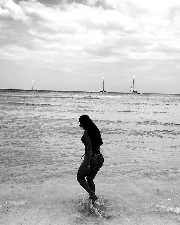 mishell.lindaflor instagram image archive image