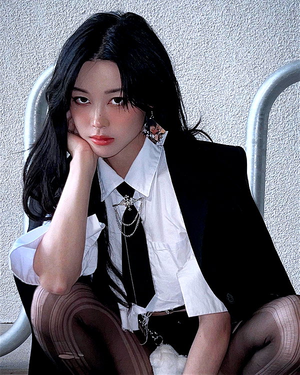 emily.ghoul instagram image archive image