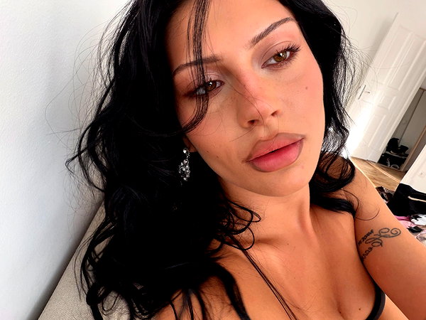 karolinaawasik instagram image archive image