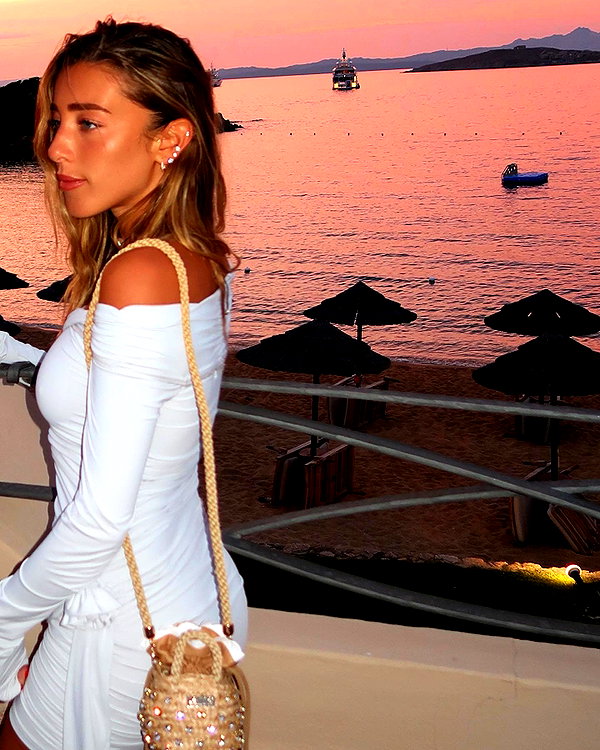 annezivi instagram image archive image