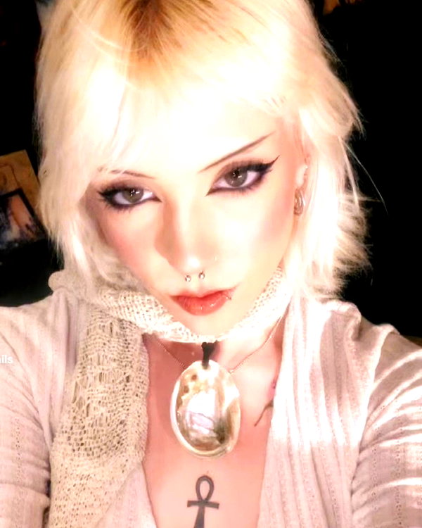 haileylayfield instagram image archive image
