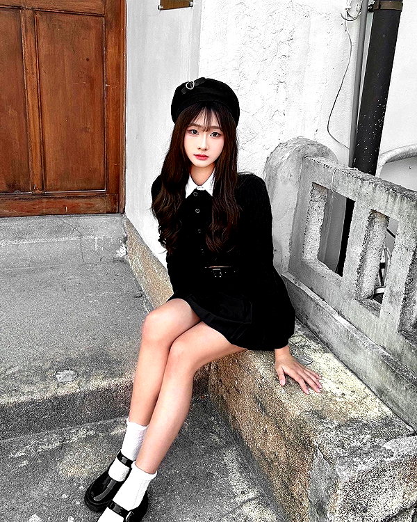lai_931201 instagram image archive image