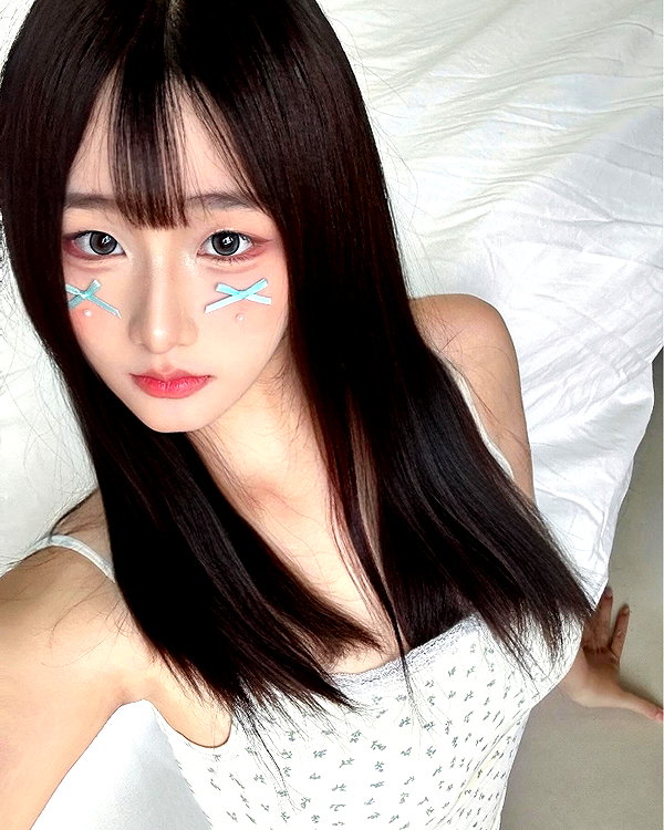lai_931201 instagram image archive image