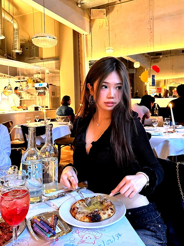 joycee.e instagram image archive image