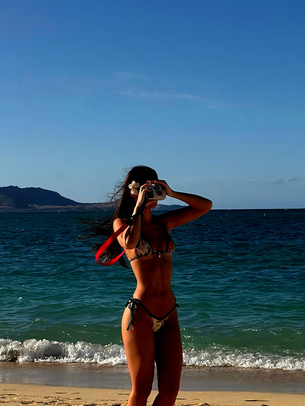 leahhalton instagram image archive image