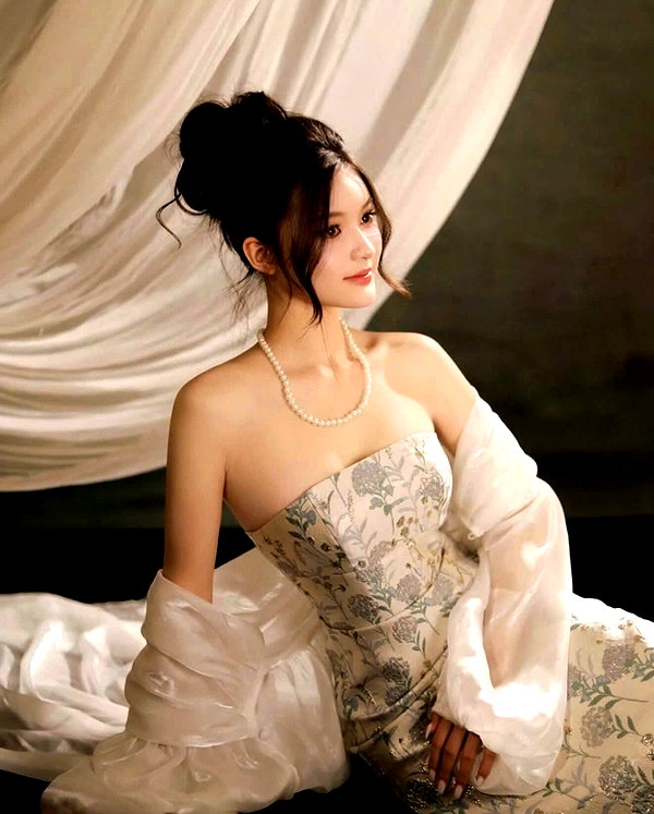 lyhythuedoxinh instagram image archive image