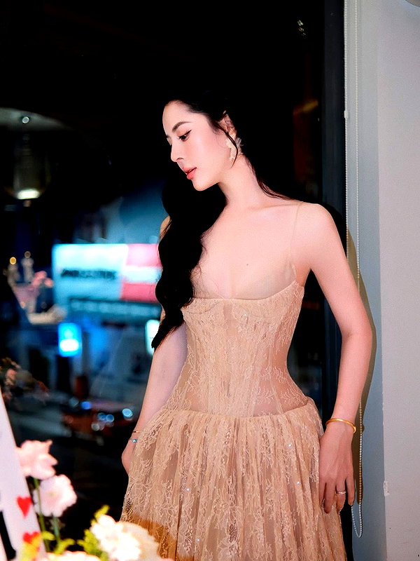 lyhythuedoxinh instagram image archive image
