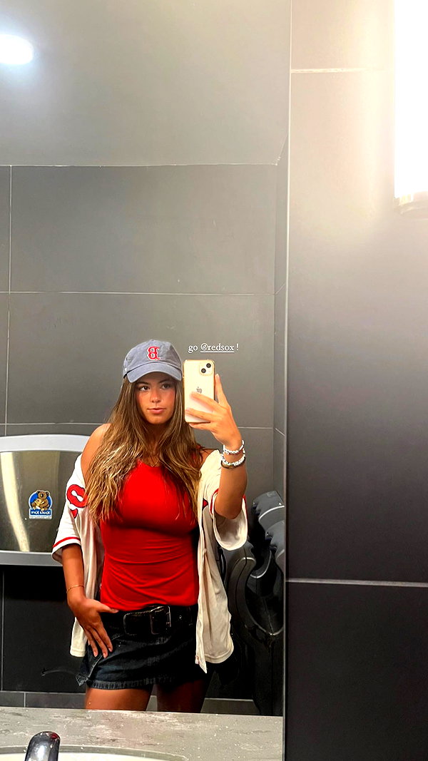 isabella.lauren instagram image archive image
