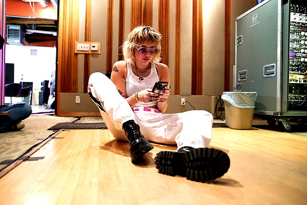 mileycyrus instagram image archive image