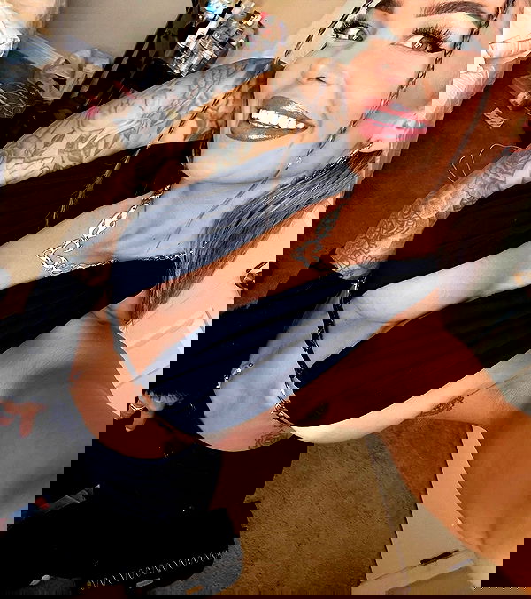 itshayleydavies itshayleydavies archive image