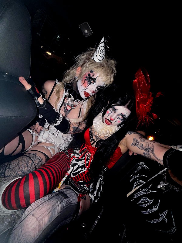 yeahimcaroline instagram image archive image