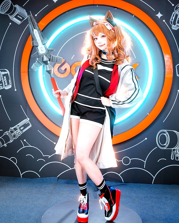 xier_cos instagram image archive image