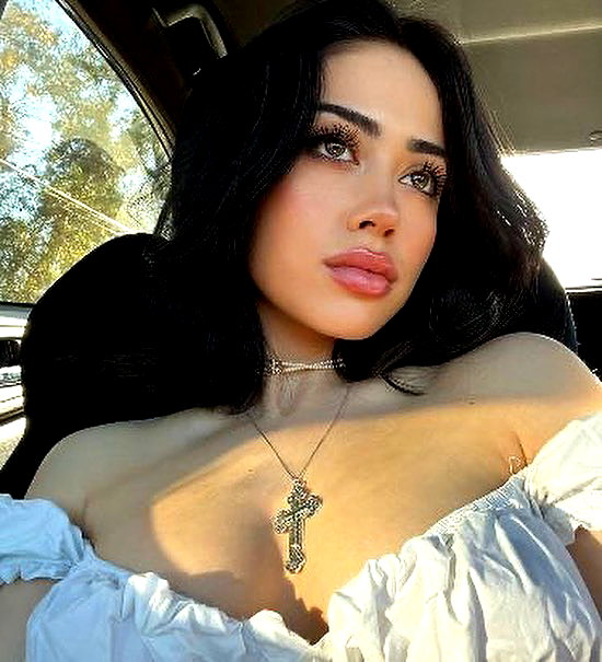 baddiesessence instagram image archive image