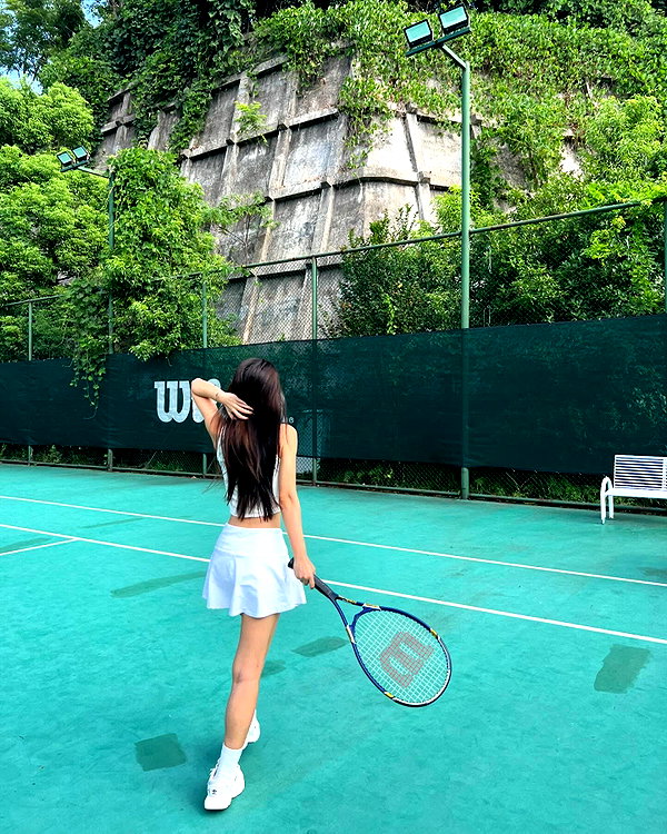 ll.lu1s instagram image archive image