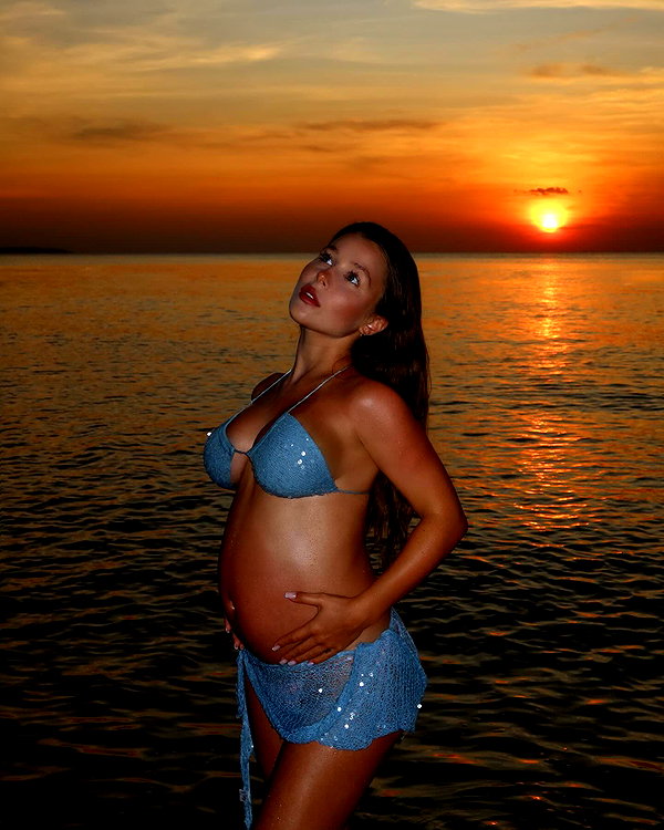 enikeeva_aliya instagram image archive image