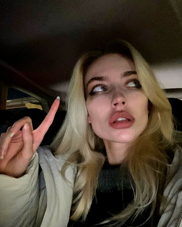 anya4everr instagram image archive image