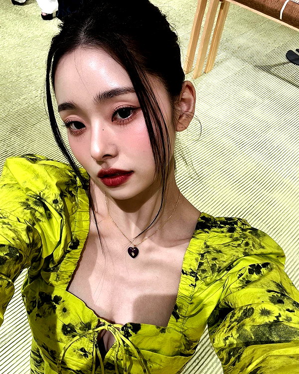 dear.zia instagram image archive image