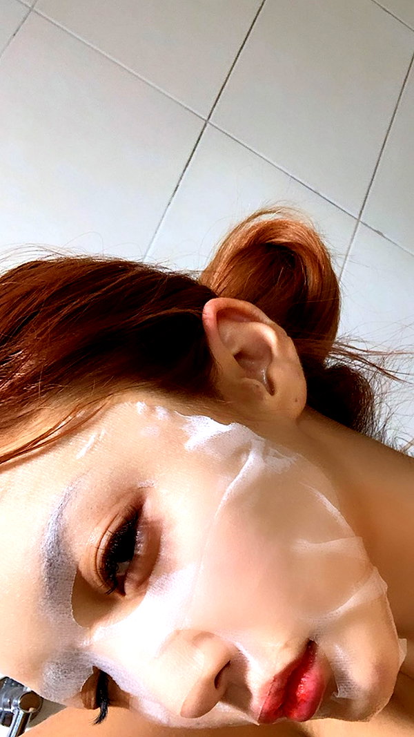 Archived image from @heroineseen on Instagram